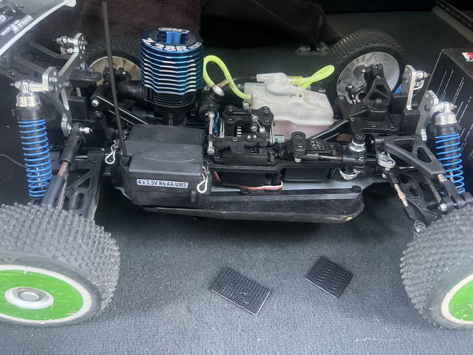 Masinuta curse cu motor