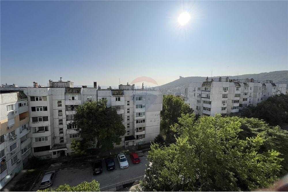 Продава се Многостаен апартамент в Шумен, Боян Българанов 2 - 106 кв.м за 784 €/кв.м - Снимка #8