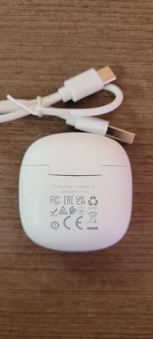 Продам Блютуз наушники новые