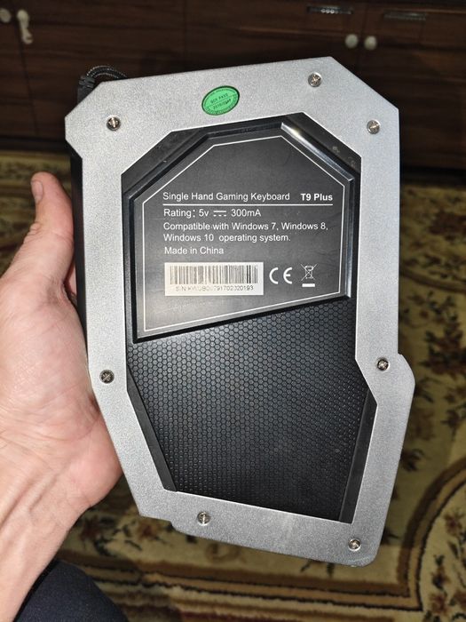 Продам компьютерные мыши и клавиатуру.