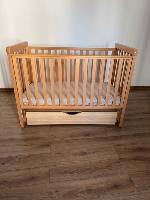 Pătuț YappyKids, lemn fag, cu sertar și sistem de legănare – ca nou