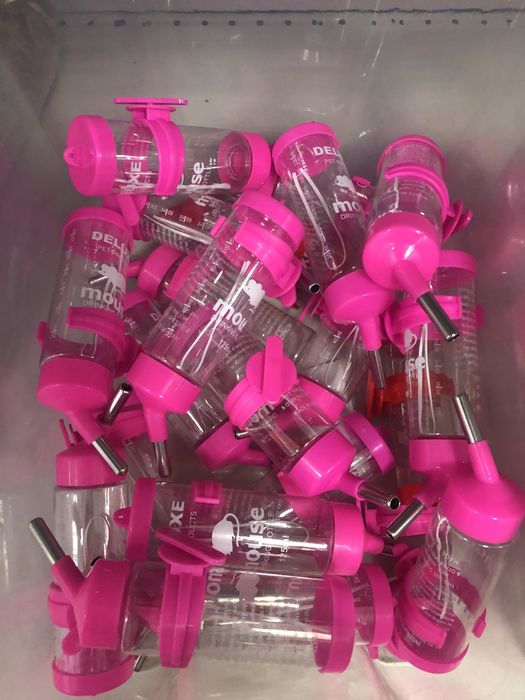 Поилки для попугаев и хомяков