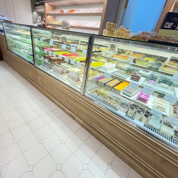 Витрина холодильник для кондитерских изделий и для шашлыков агрегат но