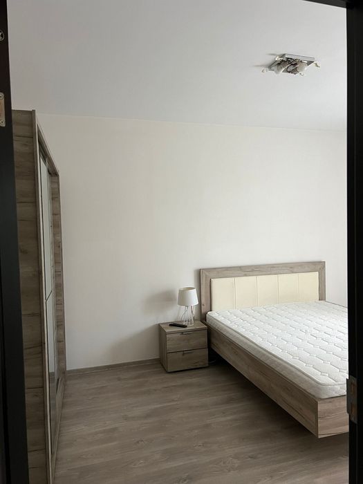 Apartament 3 camere de închiriat