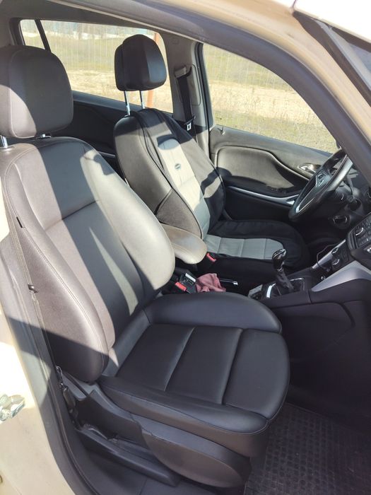 Opel zafira tourer 1.6 t-metan