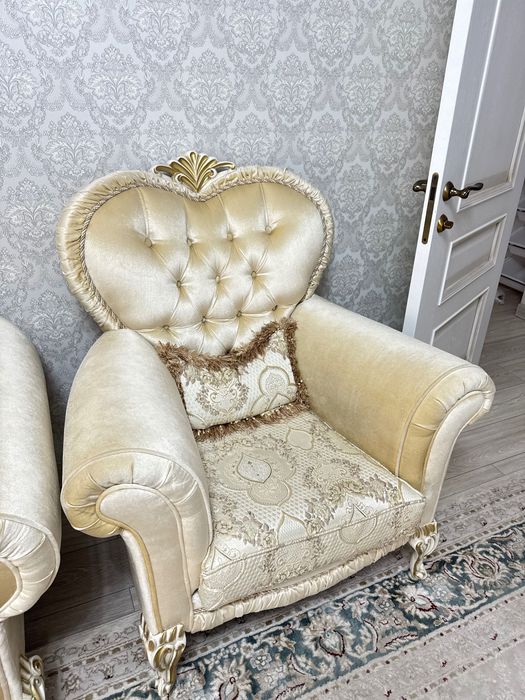 продам Диван для гостиной СРОЧНО!