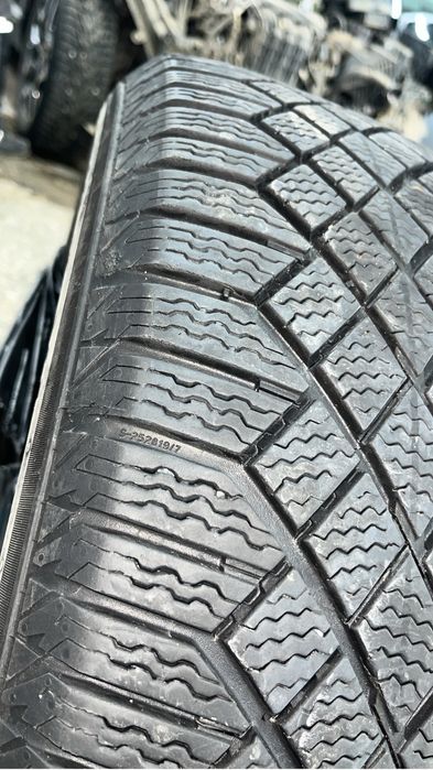 Продам резину лепучка всесезонная