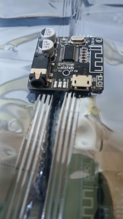 Bluetooth 5.0. Universal