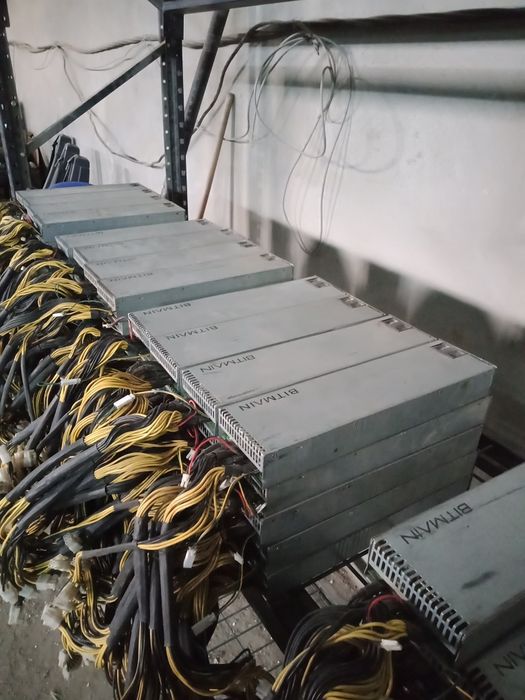 Продается блок питания . 12вольт .