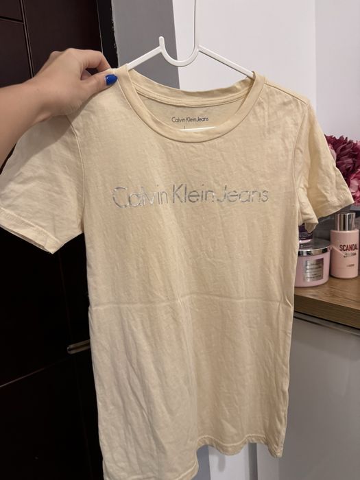 Vand tricou Calvin Klein original XS