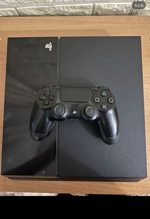 Продаю PlayStation 4