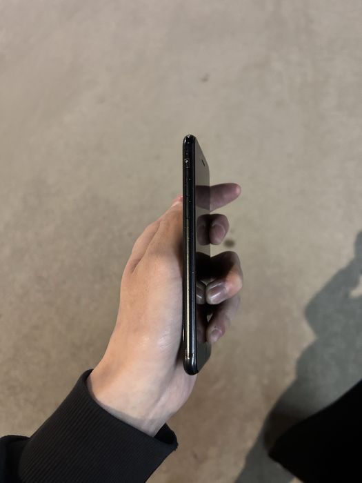 Продам Айфон Se 128gb 76%