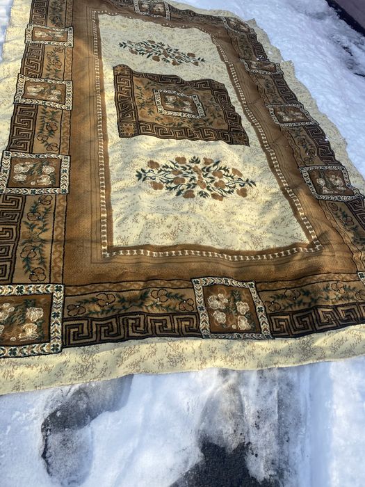 Продам ковер подходить для больших комнат