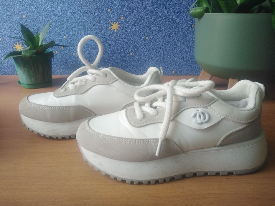 Продам кроссовки.