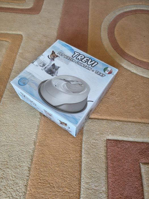 Dispensor apă câini și pisici tip fântână