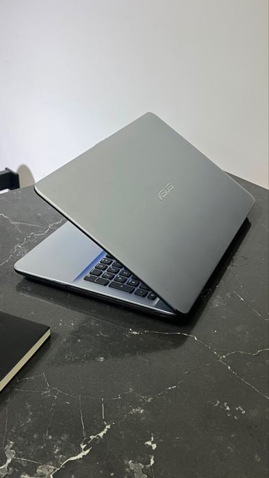 Ноутбук Asus ирговой срочно