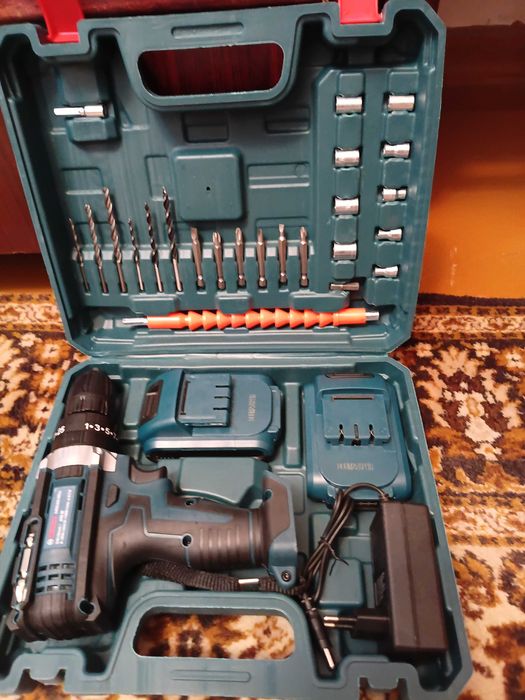 Шуруверт новый makita