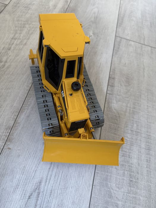 Бульдозер гусенечный CAT