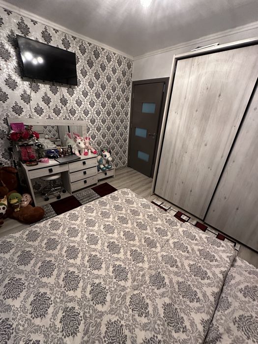 Vand apartament cu 2 camere