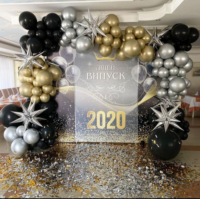 Оформление фото зоны шарами на выпускной .