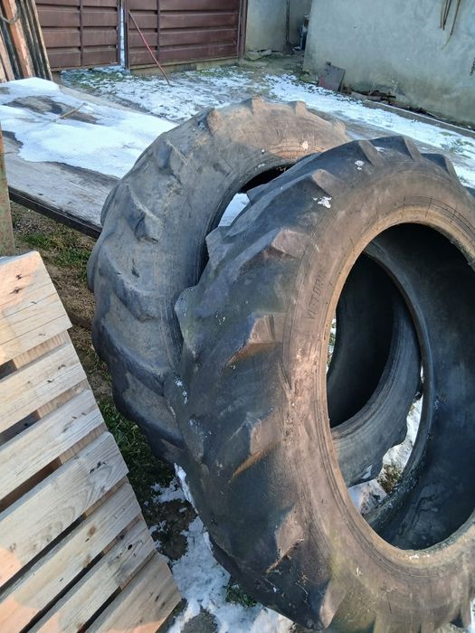 Vând tractor vr445  cutie de viteze 2 manete