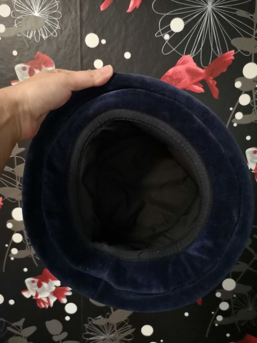 Дамски ръкавици и шапки