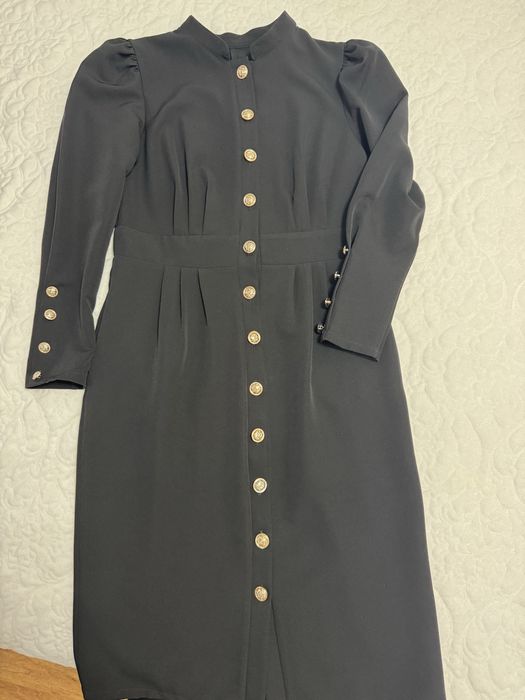 Продам платье с пуговицами