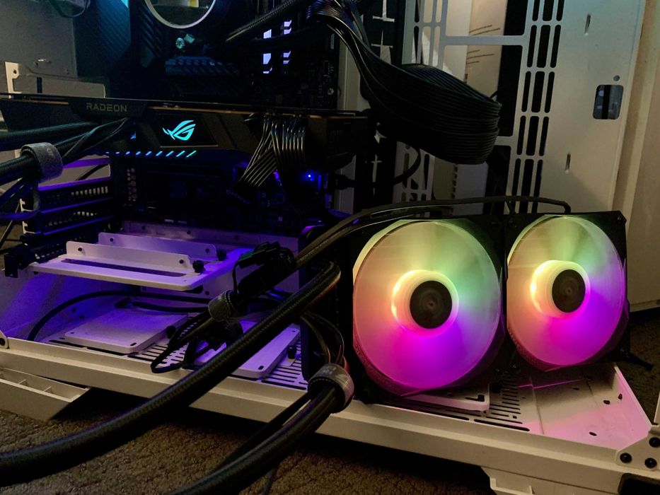 Продается мощная видеокарта ROG STRIX LC RX 6800 XT