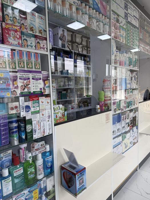 Мебель для аптеки  или магазина