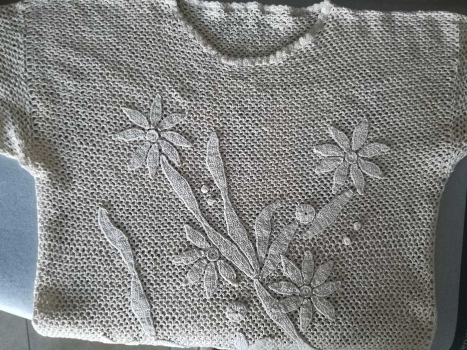 Дамска блуза мрежа с флорални мотиви,плетена на една кука