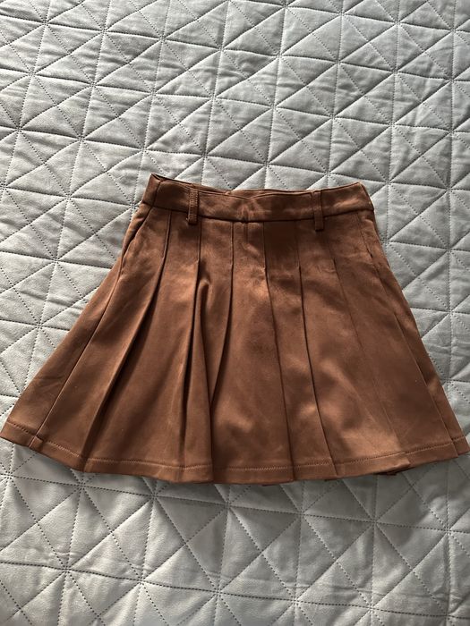 Дамска велурена пола