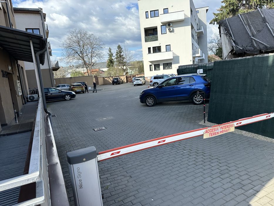 Inchiriez apartament 2 camere, ultracentral,, lux,, loc parcare, Mures