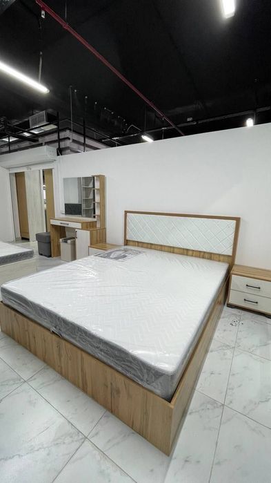 Двухспальная кровать фабричная качество можно в рассрочку