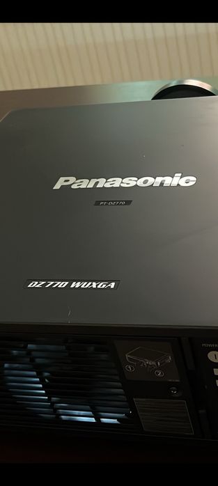 Профессиональный проектор Panasonic PT-DZ  7000 lm