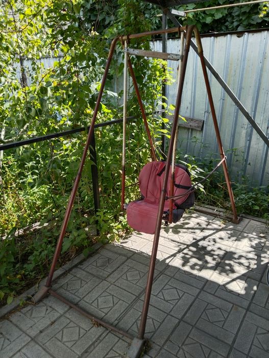 Продам металлические качели