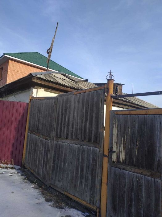 Продам участок с домом в центре