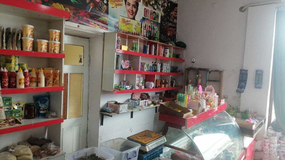 Magazin uchun mebel oziq ovqat