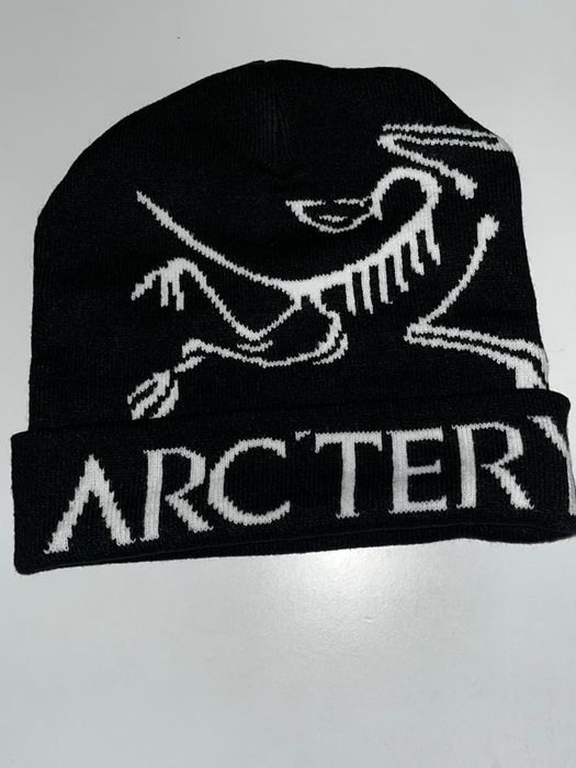 Шапка для зимы  ,модные