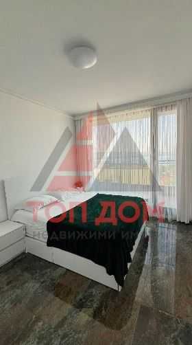 Дава се под наем Тристаен апартамент в Варна, Галата - 120 кв.м за 1500 € - Снимка #4