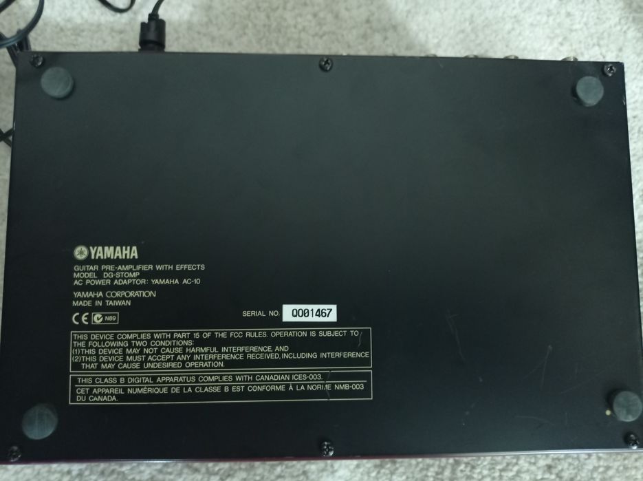Yamaha dg-stomp guitar-pre-amplifier
