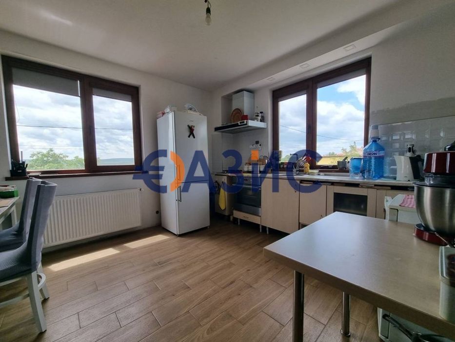 Продава се Четиристаен апартамент в с. Горица, Област Бургас - 155 кв.м за 1194 €/кв.м - Снимка #2