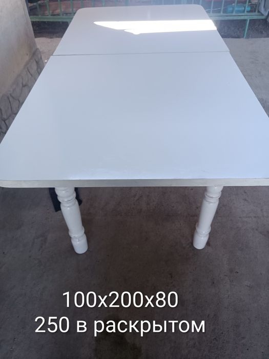 Продам кухонные (обеденный) столы