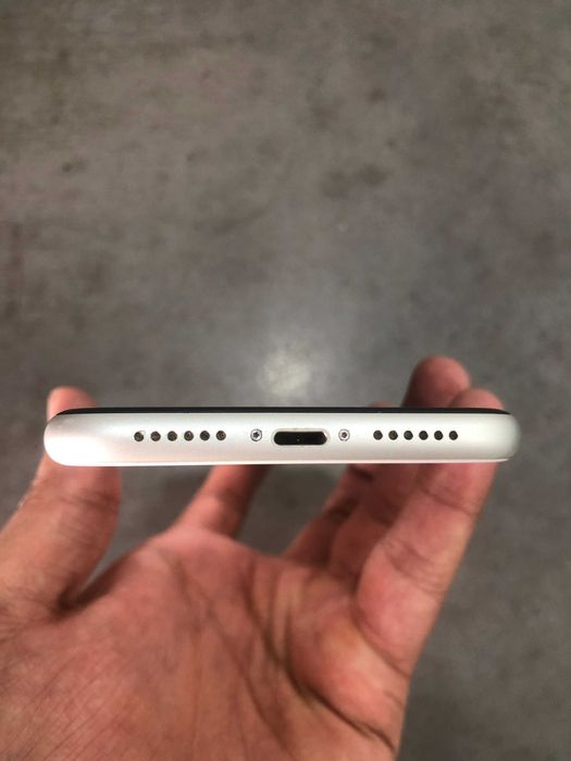 iPhone 11 srochna sotiladi 128 tali