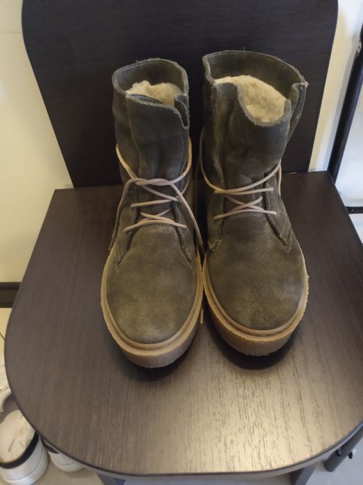 Продам зимние ботинки