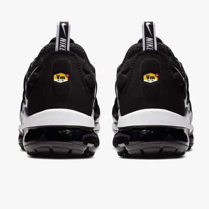 Nike Vapormax plus Черно Бели Оригинални