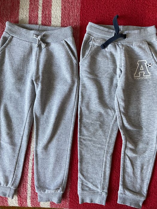 Vand pantalonasi pentru baieti nr 110(2 bucati)