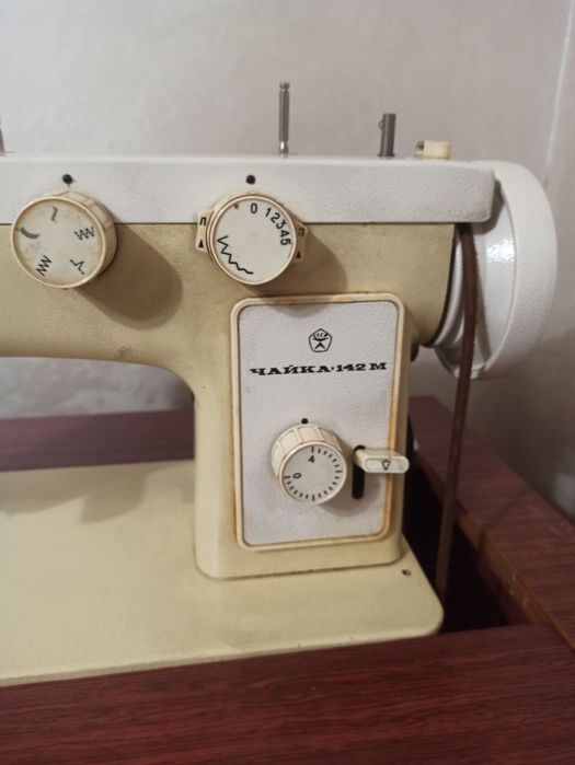 Швейная машина Чайка