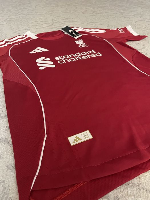 Liverpool джерси