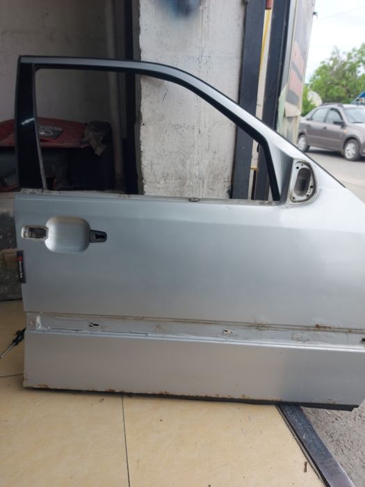 Дверь мерседес 202