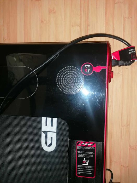 Banda de Alergare Electrica Pliabila GEARSTONE Model: CS-WP7